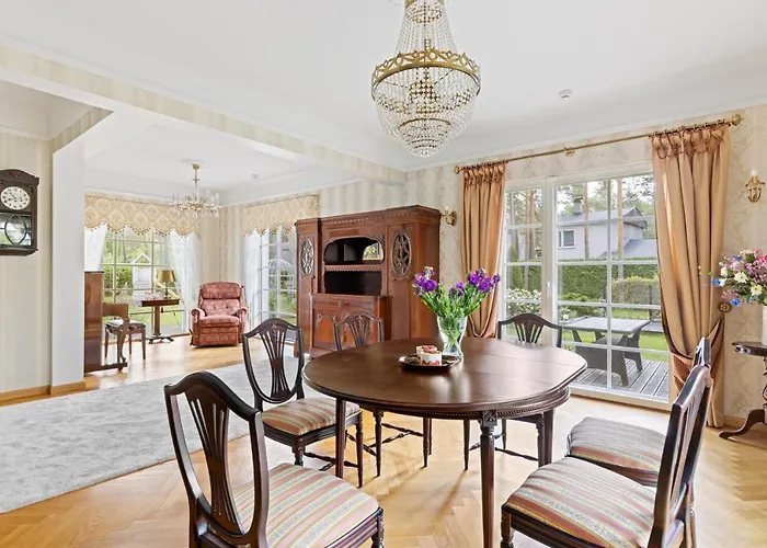 Vila Muusa With A Cozy Sauna, Swimming Pool And Large Beautiful Garden Tallinn